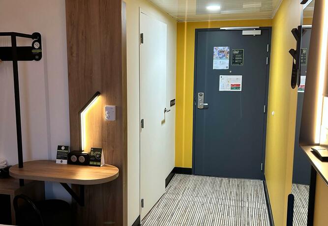 Imagen general del Hotel B&B HOTEL Cergy Saint-Christophe Gare. Foto 3