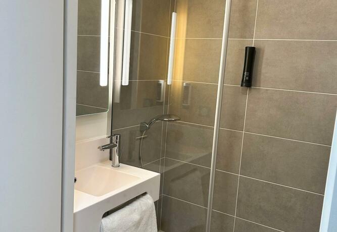 Imagen general del Hotel B&B HOTEL Cergy Saint-Christophe Gare. Foto 4