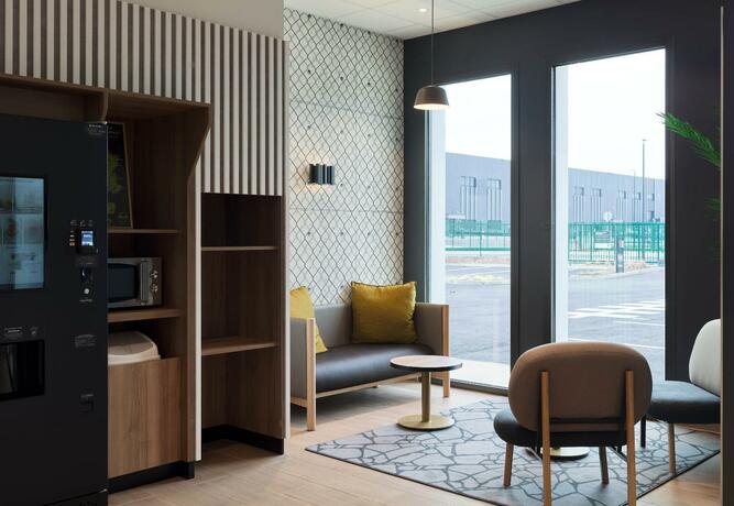 Imagen general del Hotel B&B HOTEL Cergy Saint-Christophe Gare. Foto 18