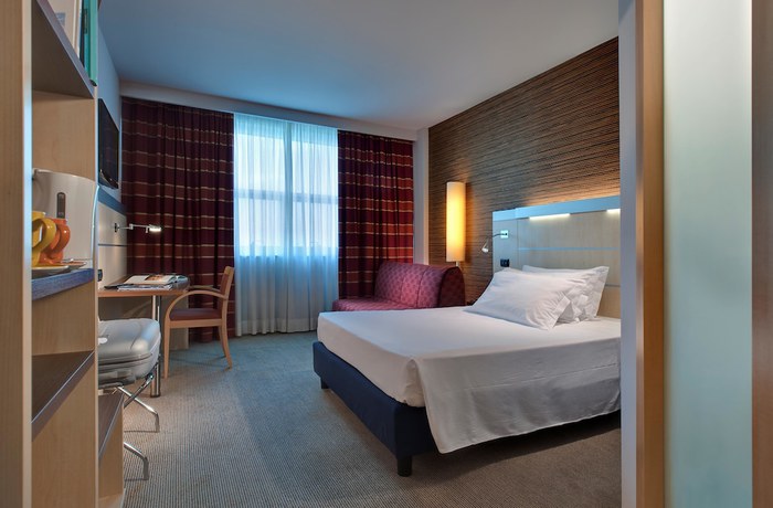 Imagen de la habitación del Hotel B&B HOTEL Cherasco Langhe. Foto 11