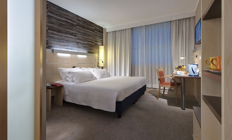 Imagen de la habitación del Hotel B&B HOTEL Cherasco Langhe. Foto 12