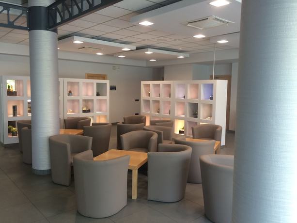 Imagen de los interiores del Hotel B&B HOTEL Cherasco Langhe. Foto 17