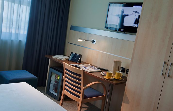 Imagen de la habitación del Hotel B&B HOTEL Cherasco Langhe. Foto 14