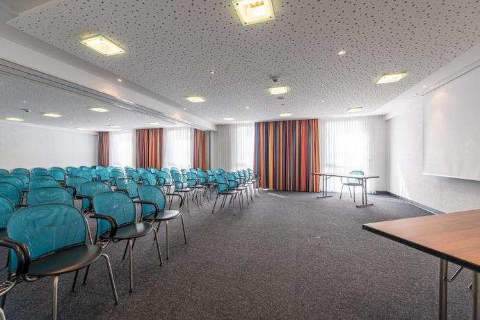 Imagen general del Hotel B&B HOTEL Lully 3 Lakes. Foto 3