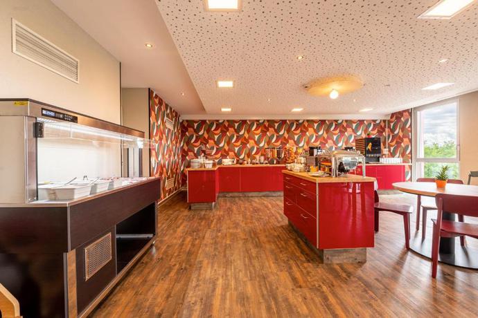 Imagen general del Hotel B&B HOTEL Lully 3 Lakes. Foto 9