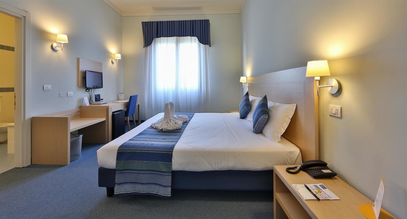 Imagen de la habitación del Hotel B&B HOTEL Mantova Cristallo. Foto 9