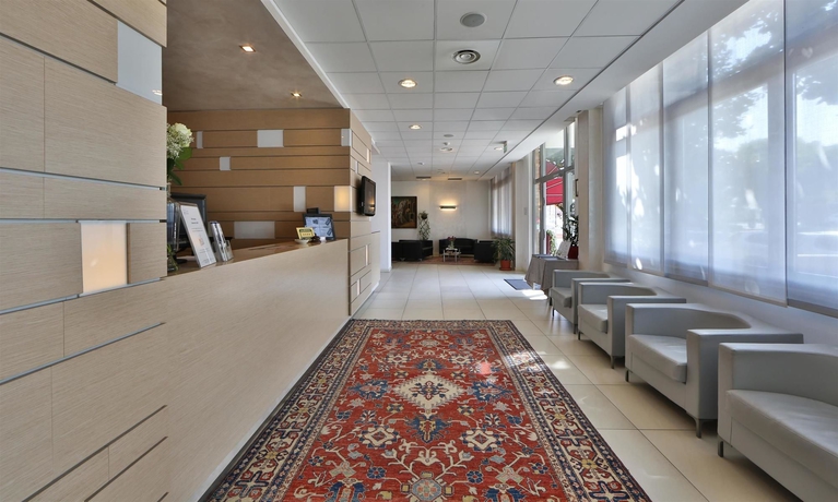 Imagen de los interiores del Hotel B&B HOTEL Mantova Cristallo. Foto 12