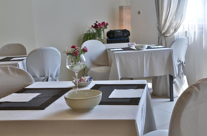 Imagen del bar/restaurante del Hotel B&B HOTEL Mantova Cristallo. Foto 6