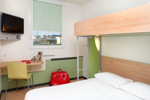 Imagen de la habitación del Hotel B&B HOTEL Montlu&ccedil;on Saint-Victor. Foto 7