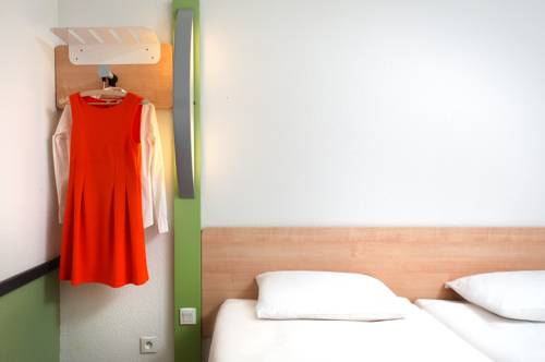 Imagen de la habitación del Hotel B&B HOTEL Montlu&ccedil;on Saint-Victor. Foto 10
