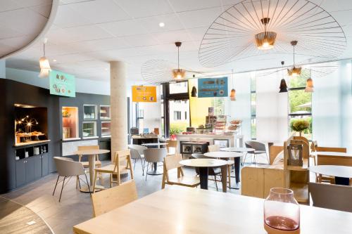 Imagen de los interiores del Hotel B&B HOTEL Paris Grand Roissy CDG Aéroport. Foto 10