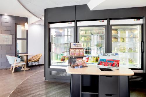 Imagen de los interiores del Hotel B&B HOTEL Paris Grand Roissy CDG Aéroport. Foto 11