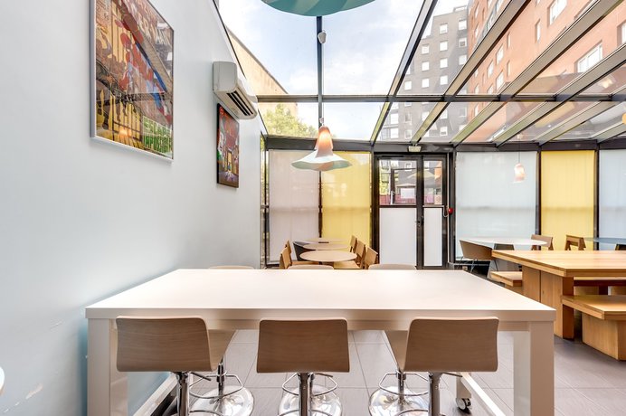 Imagen del bar/restaurante del Hotel B&B HOTEL Paris Nord 18ème. Foto 10