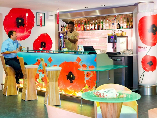 Imagen del bar/restaurante del Hotel B&B HOTEL Rouen Centre Rive Gauche. Foto 7