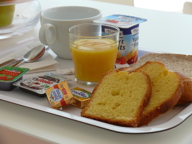 Imagen del bar/restaurante del Hotel B&B HOTEL Saint-Witz Roissy. Foto 5