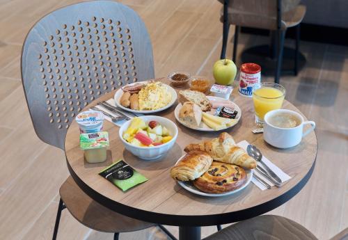 Imagen general del Hotel B&B HOTEL Versailles Rocquencourt. Foto 6