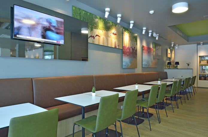 Imagen del bar/restaurante del Hotel B&B Hamburg-wandsbek. Foto 2