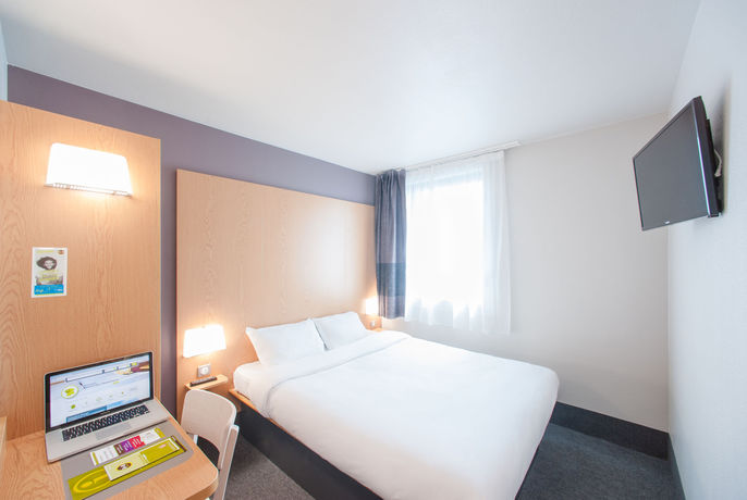 Imagen de la habitación del Hotel B&B H&ocirc;tel Aubenas. Foto 3