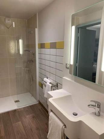 Imagen general del Hotel B&B H&ocirc;tel Chaumont. Foto 1