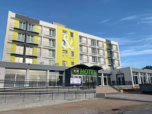 Imagen general del Hotel B&B H&ocirc;tel Chaumont. Foto 3