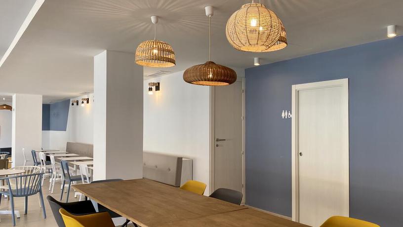 Imagen del bar/restaurante del Hotel B&B Hotel Almería Vicar. Foto 5