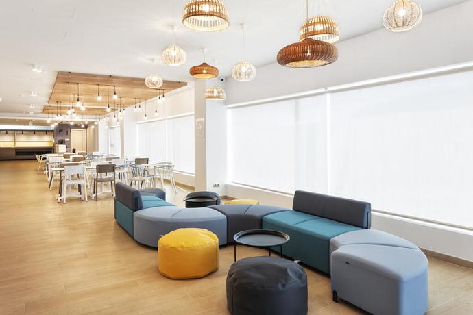 Imagen del bar/restaurante del Hotel B&B Hotel Almería Vicar. Foto 12