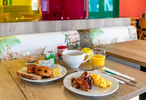 Imagen del bar/restaurante del Hotel B&B Hotel Colmar Lumi&egrave;re. Foto 3