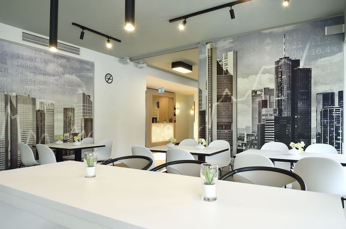 Imagen del bar/restaurante del Hotel B&B Hotel Frankfurt-west. Foto 2