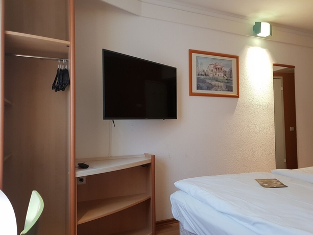 Imagen de la habitación del Hotel B&B Hotel Hamburg-Airport. Foto 12