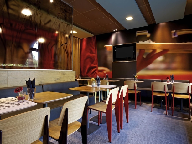 Imagen del bar/restaurante del Hotel B&B Hotel Hamburg-Airport. Foto 8