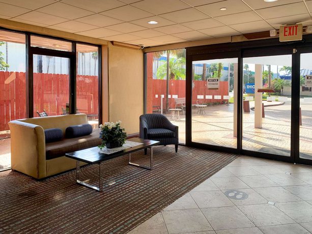 Imagen de los interiores del Hotel B&B Hotel Miami Airport. Foto 16