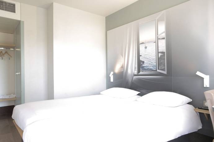 Imagen de la habitación del Hotel B&B Hyeres. Foto 10