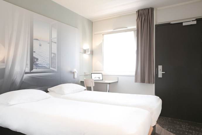 Imagen de la habitación del Hotel B&B Hyeres. Foto 14