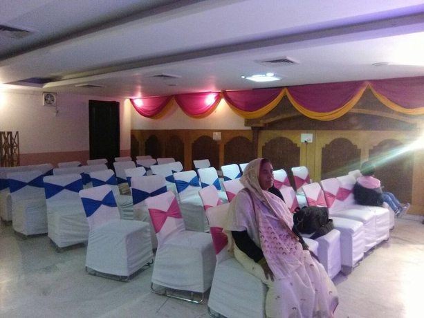 Imagen de los interiores del Hotel B&B INN, Noida. Foto 15