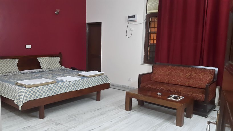 Imagen de la habitación del Hotel B&B INN, Noida. Foto 10