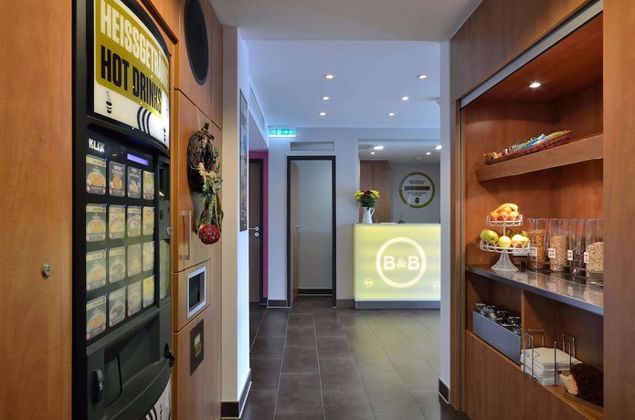 Imagen de los interiores del Hotel B&B Ingolstadt. Foto 19