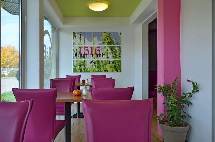 Imagen del bar/restaurante del Hotel B&B Ingolstadt. Foto 5