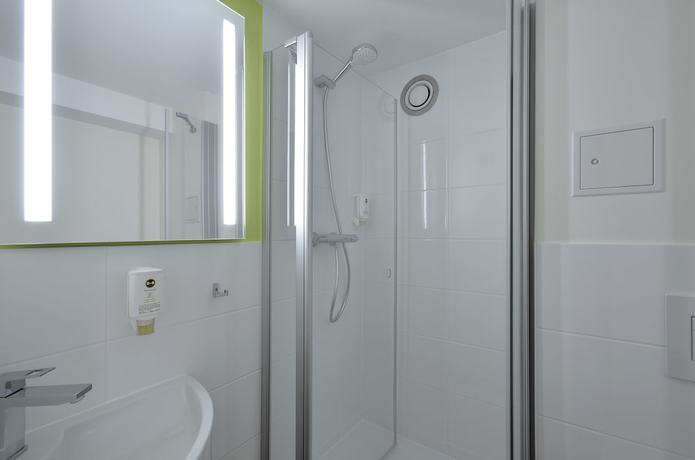 Imagen de la habitación del Hotel B&B Ingolstadt. Foto 15