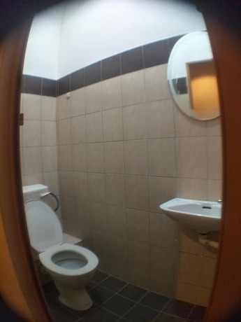 Imagen de la habitación del Hotel B&B Inn. Foto 5