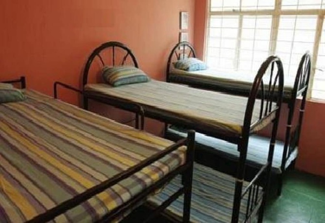 Imagen de la habitación del Hotel B&B Inn. Foto 12