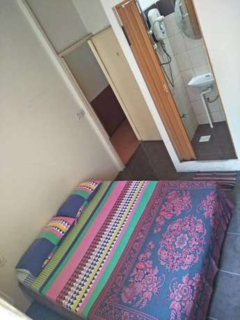 Imagen de la habitación del Hotel B&B Inn. Foto 17
