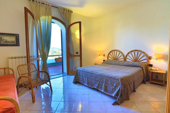 Imagen de la habitación del Hotel B&B Ischia San Nicola. Foto 2