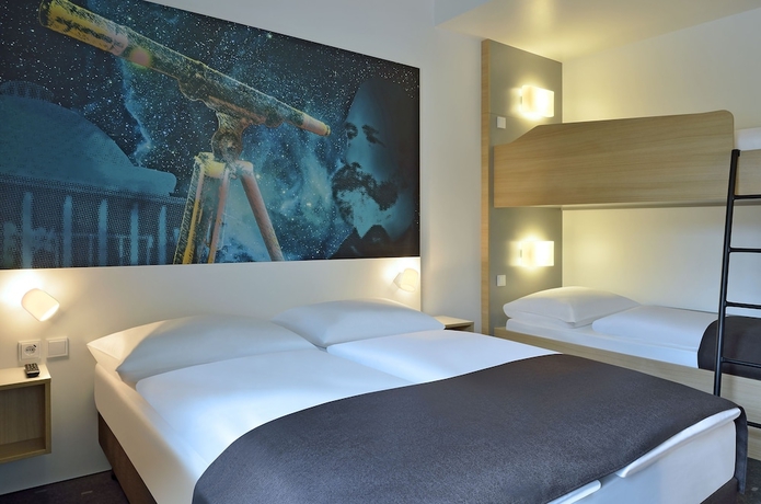 Imagen de la habitación del Hotel B&B Jena. Foto 7