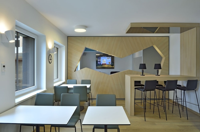 Imagen del bar/restaurante del Hotel B&B Jena. Foto 4