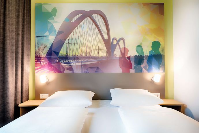 Imagen de la habitación del Hotel B&B Kehl. Foto 6