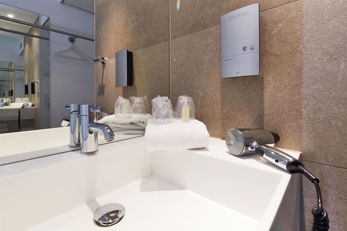 Imagen de la habitación del Hotel B&B Koeln-West. Foto 6