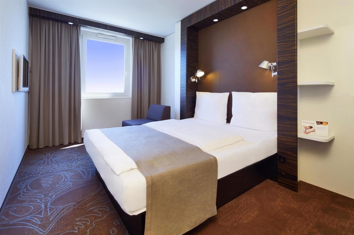 Imagen de la habitación del Hotel B&B Koeln-West. Foto 8