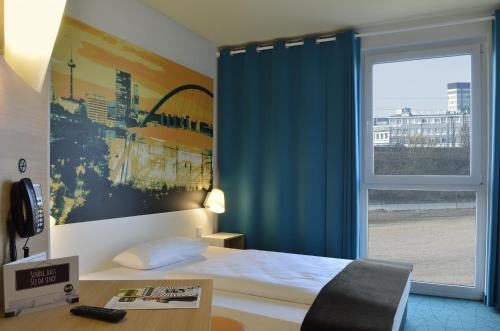 Imagen de la habitación del Hotel B&B Köln-messe. Foto 6