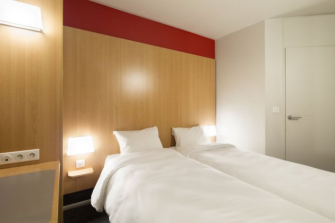 Imagen de la habitación del Hotel B&B LA ROCHELLE Beaulieu Puilboreau. Foto 8