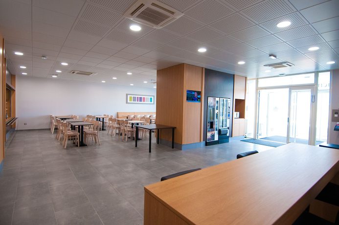 Imagen de los interiores del Hotel B&B LA ROCHELLE Beaulieu Puilboreau. Foto 18